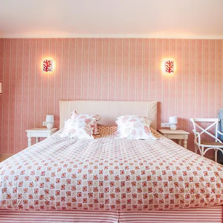 Villa Roman ヴィラ Mesnils-sur-Iton